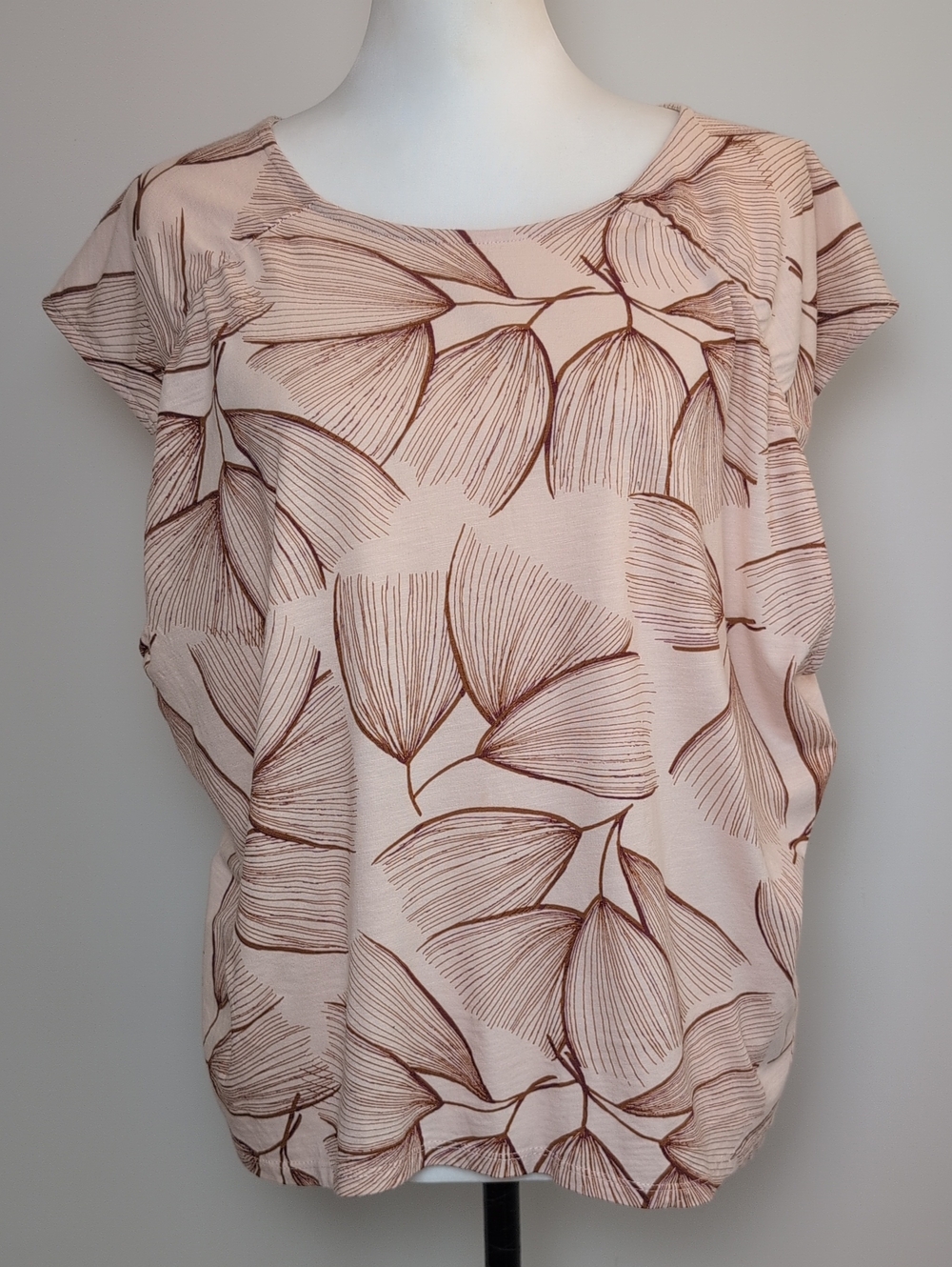 DKNY Botanical Ginkgo Leaf Blouse Peach Brown Scoop Neck Cap Sleeve Tee XL